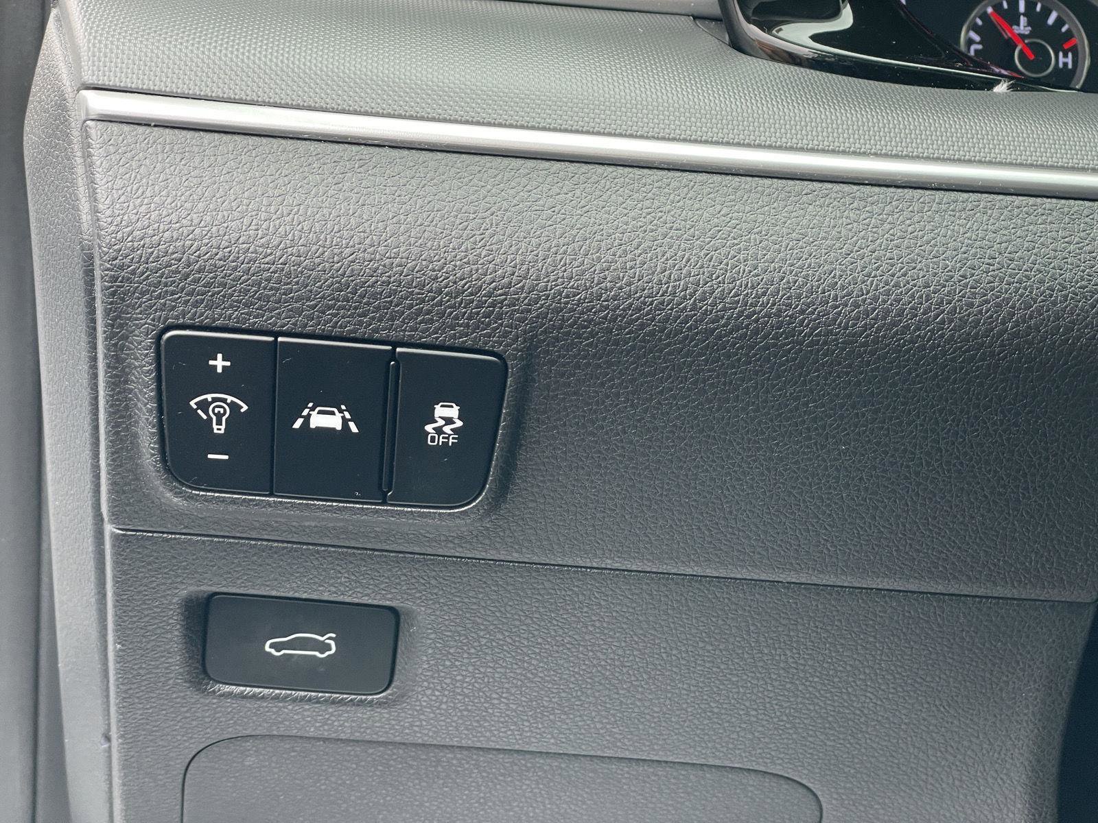 Used 2022 Kia K5 LXS image 24