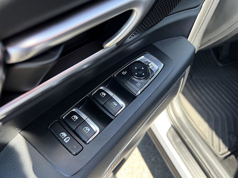 Used 2025 Kia Telluride S FWD image 21