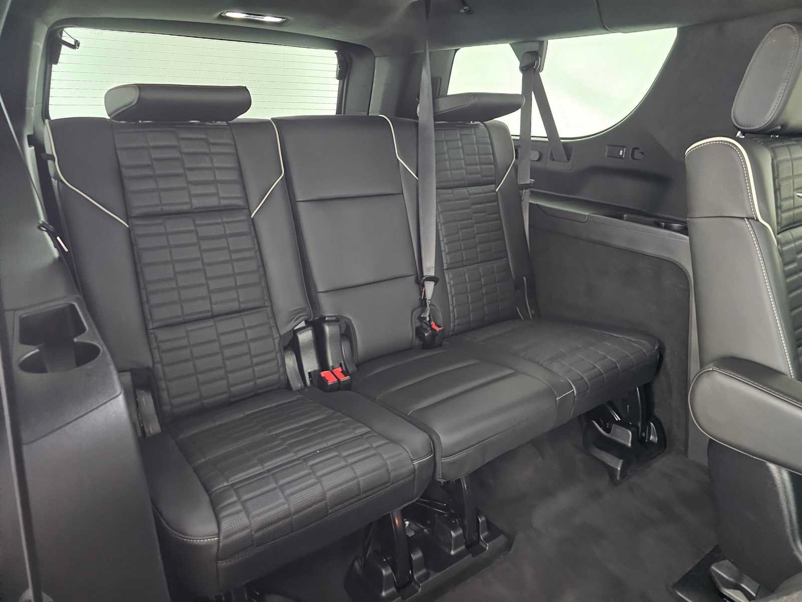 Used 2024 Cadillac Escalade ESV Premium Luxury Platinum AWD/4WD image 13