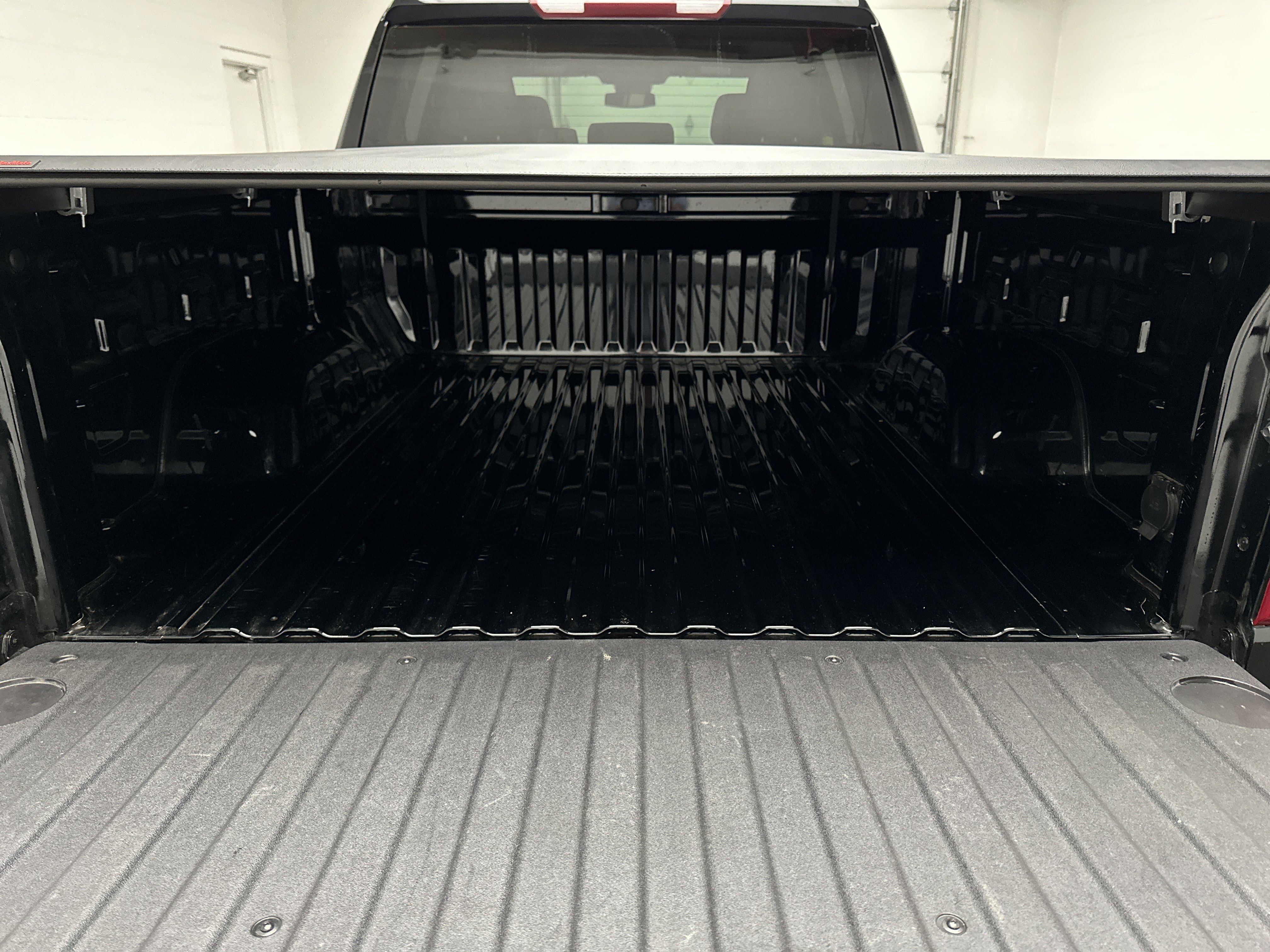 Used 2023 Chevrolet Silverado 1500 LTZ AWD/4WD image 17
