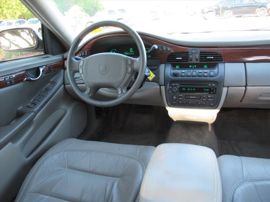 Used 2000 Cadillac De Ville w/ Comfort/Convenience Pkg FWD image 12