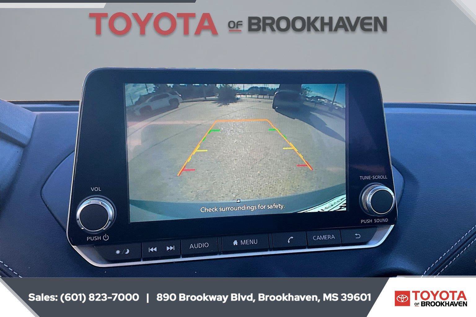 Used 2025 Nissan Sentra SV FWD image 15