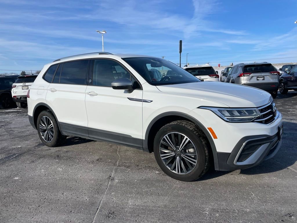 Used 2024 Volkswagen Tiguan Wolfsburg Edition AWD/4WD image 2