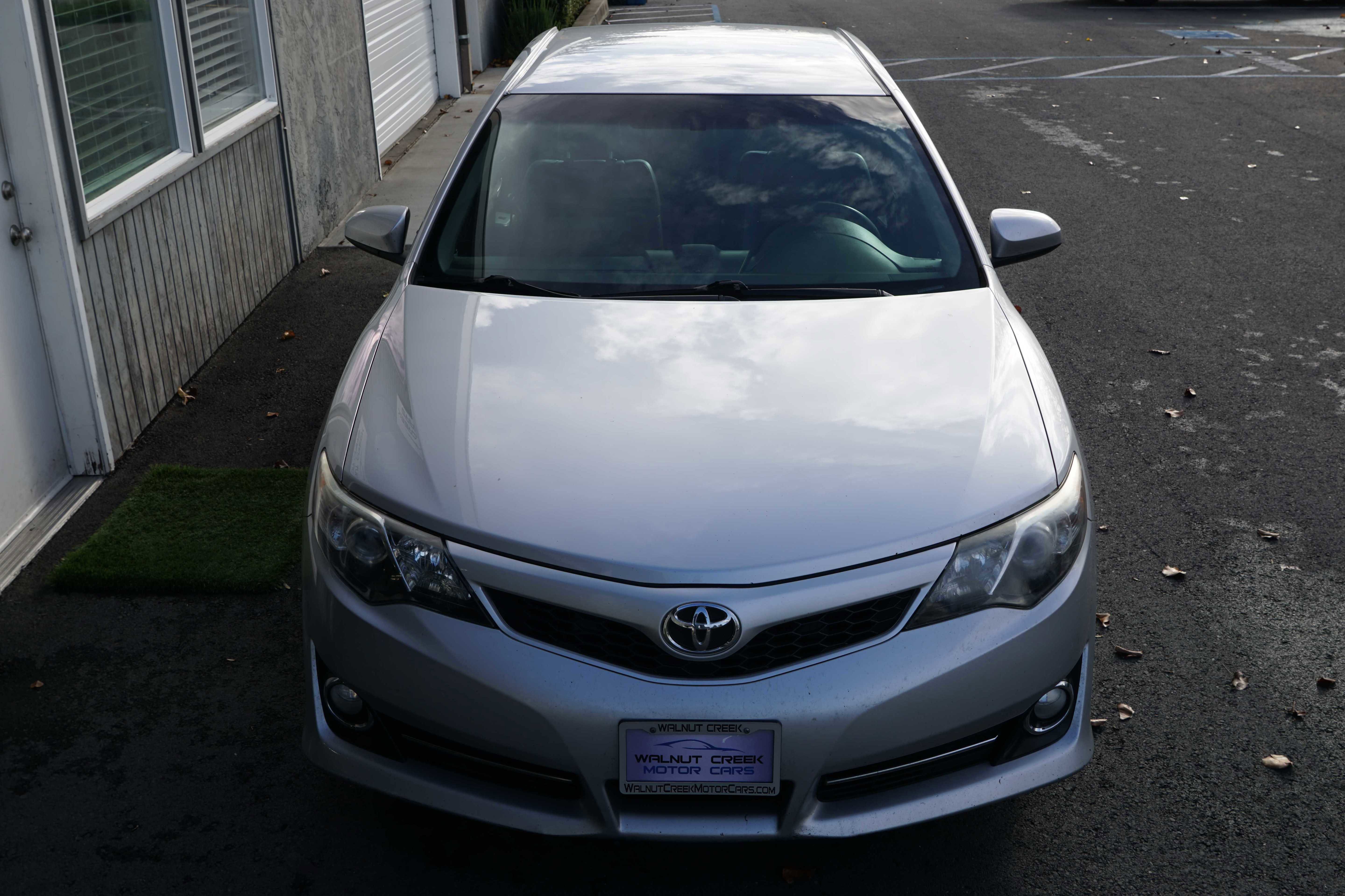 Used 2014 Toyota Camry SE image 5