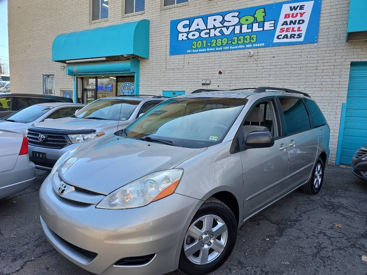 Used 2009 Toyota Sienna LE FWD image 3