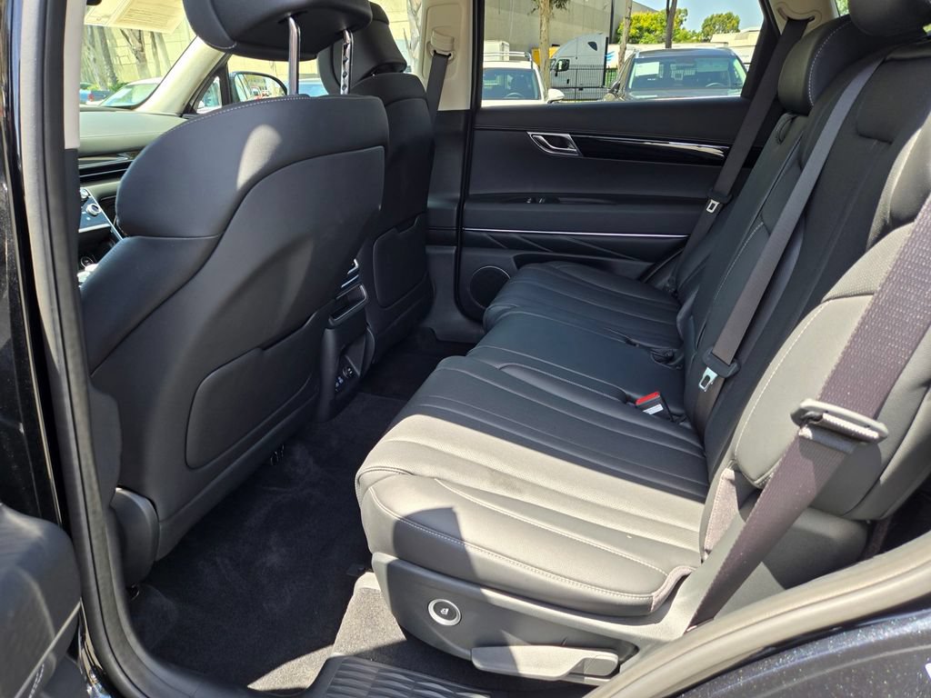 Used 2026 Genesis GV80 2.5T RWD image 17
