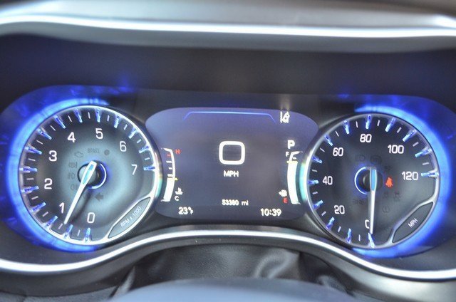 Used 2024 Chrysler Pacifica Touring-L image 22