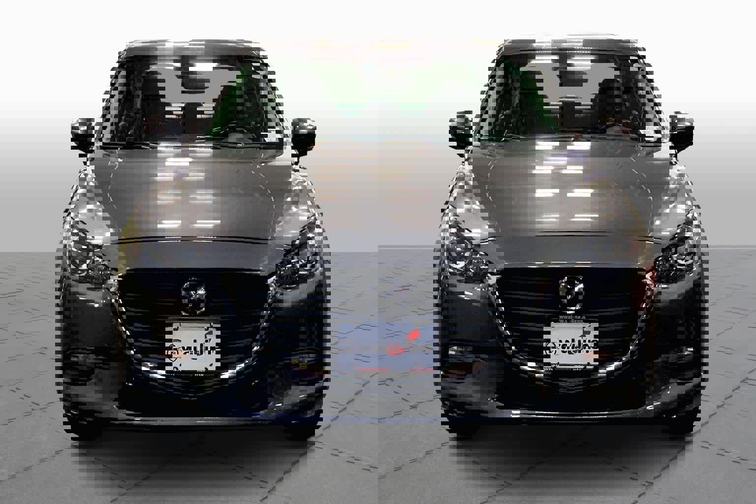 Used 2018 MAZDA MAZDA3 Touring image 3