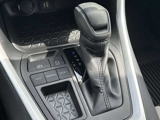 Used 2024 Toyota RAV4 XLE w/ Convenience Package FWD image 25