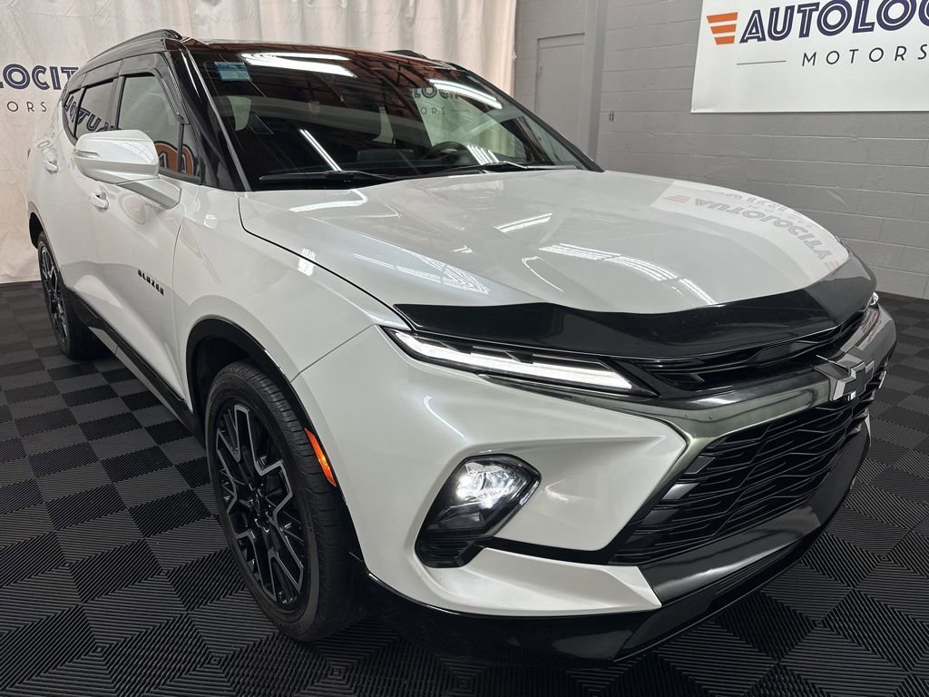 Used 2024 Chevrolet Blazer RS w/ Driver Confidence II Package image 2