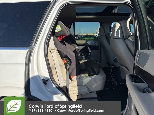 Used 2019 Lincoln Navigator Reserve image 9