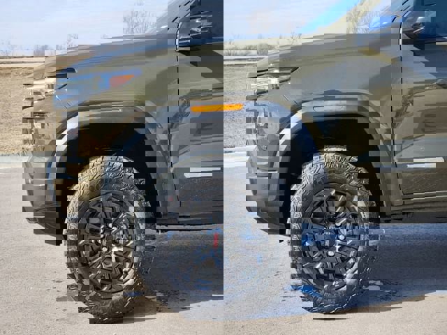 New 2025 GMC Canyon Elevation w/ Convenience Package image 5