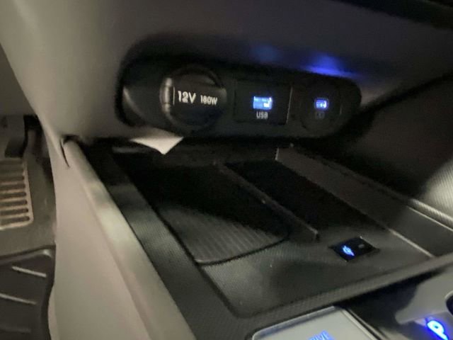 Certified 2025 Hyundai Elantra Sport image 19