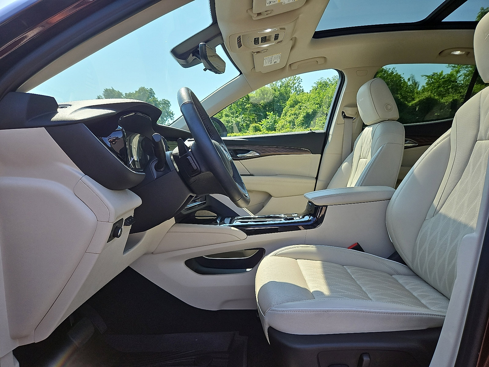 Certified 2022 Buick Envision Avenir w/ Technology Package II image 13