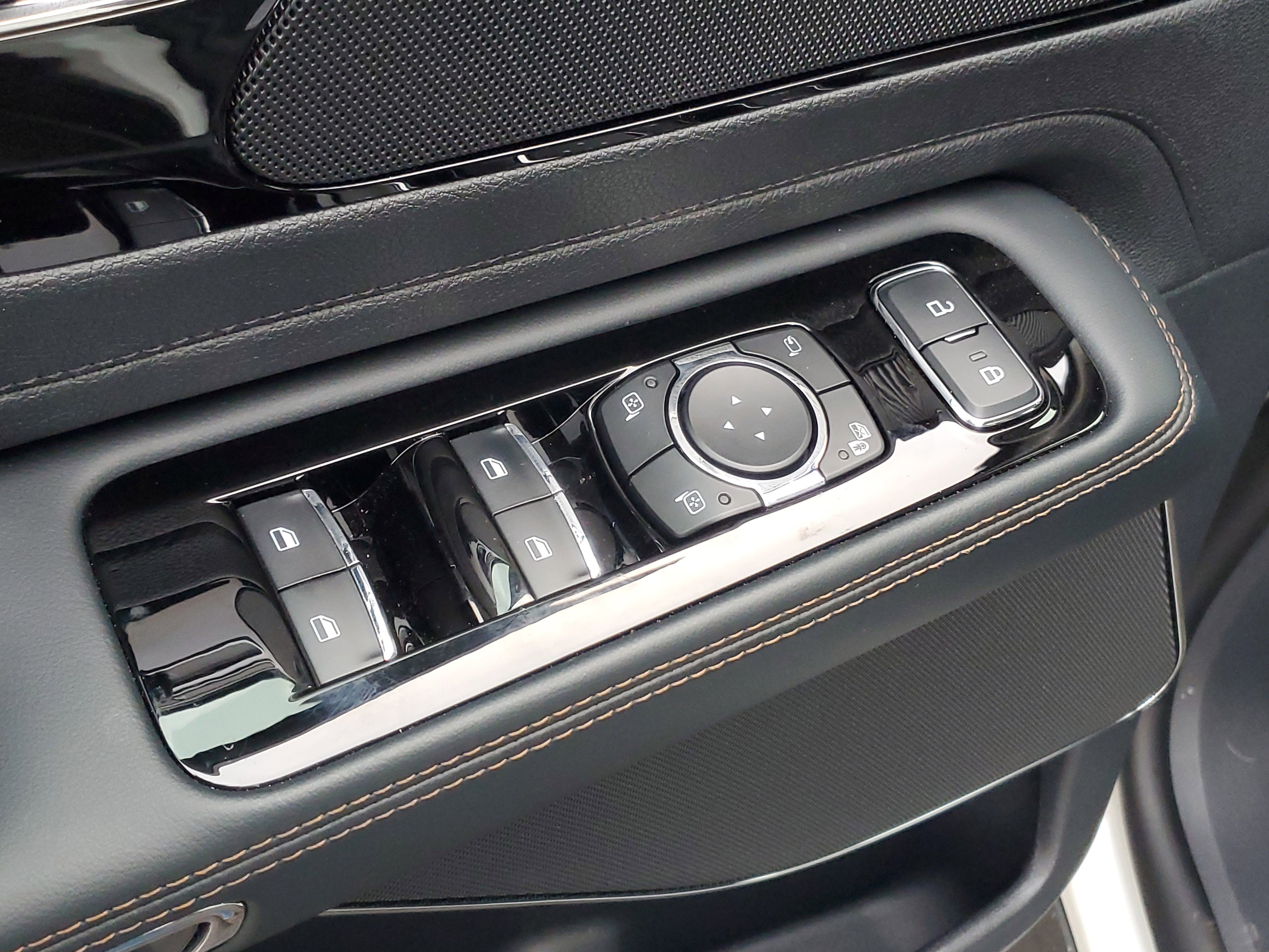 New 2025 Lincoln Aviator AWD w/ Equipment Group 101A image 10