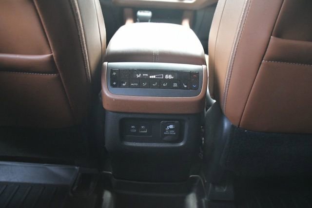 Used 2023 Nissan Pathfinder Platinum FWD image 12
