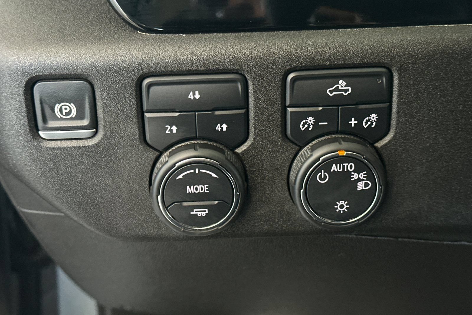 Used 2024 Chevrolet Silverado 3500 LT AWD/4WD image 35