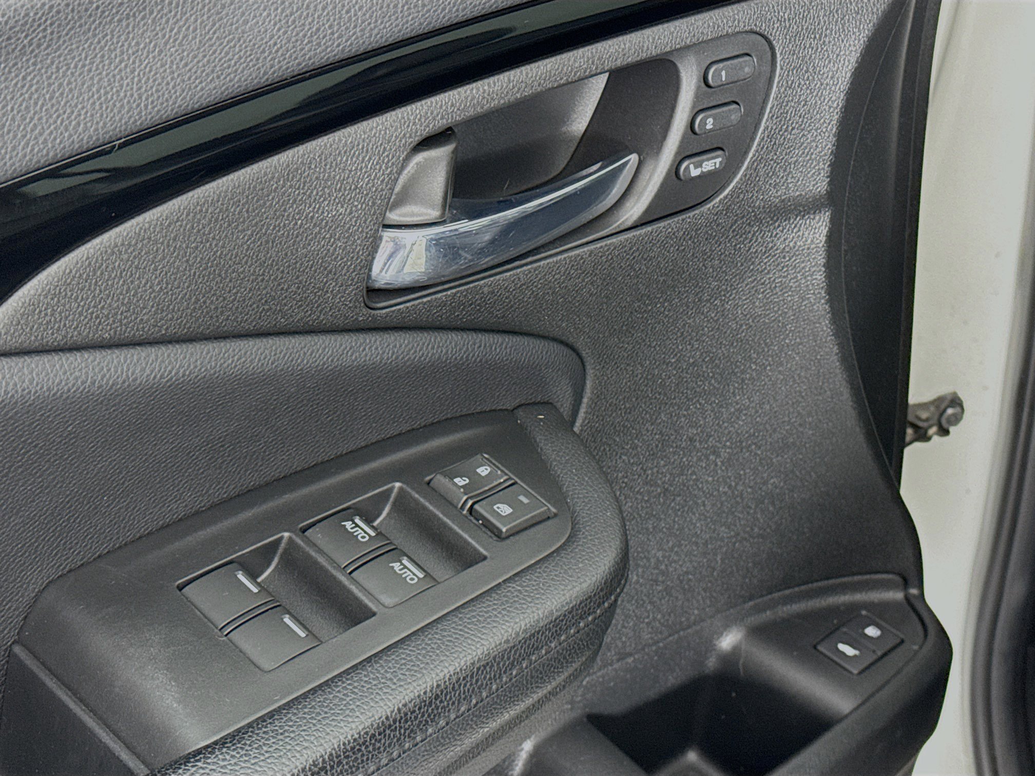 Certified 2018 Honda Pilot Touring image 18