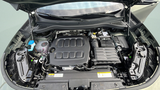 New 2026 Volkswagen Tiguan SEL R-Line AWD/4WD image 29