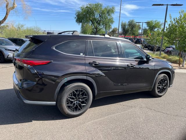 Used 2021 Toyota Highlander XLE FWD image 5