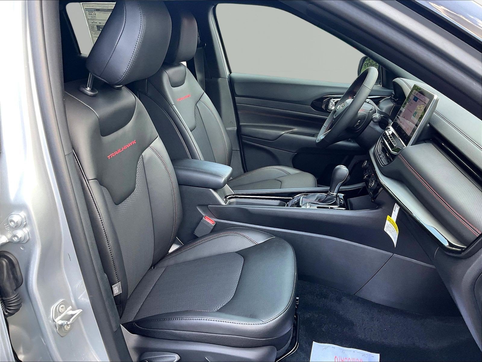 New 2026 Jeep Compass Trailhawk w/ Sun, Sound & Navigation Group AWD/4WD image 19