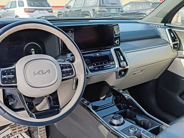 Used 2023 Kia Sorento SX Prestige w/ Panoramic Sunroof Package AWD/4WD image 16