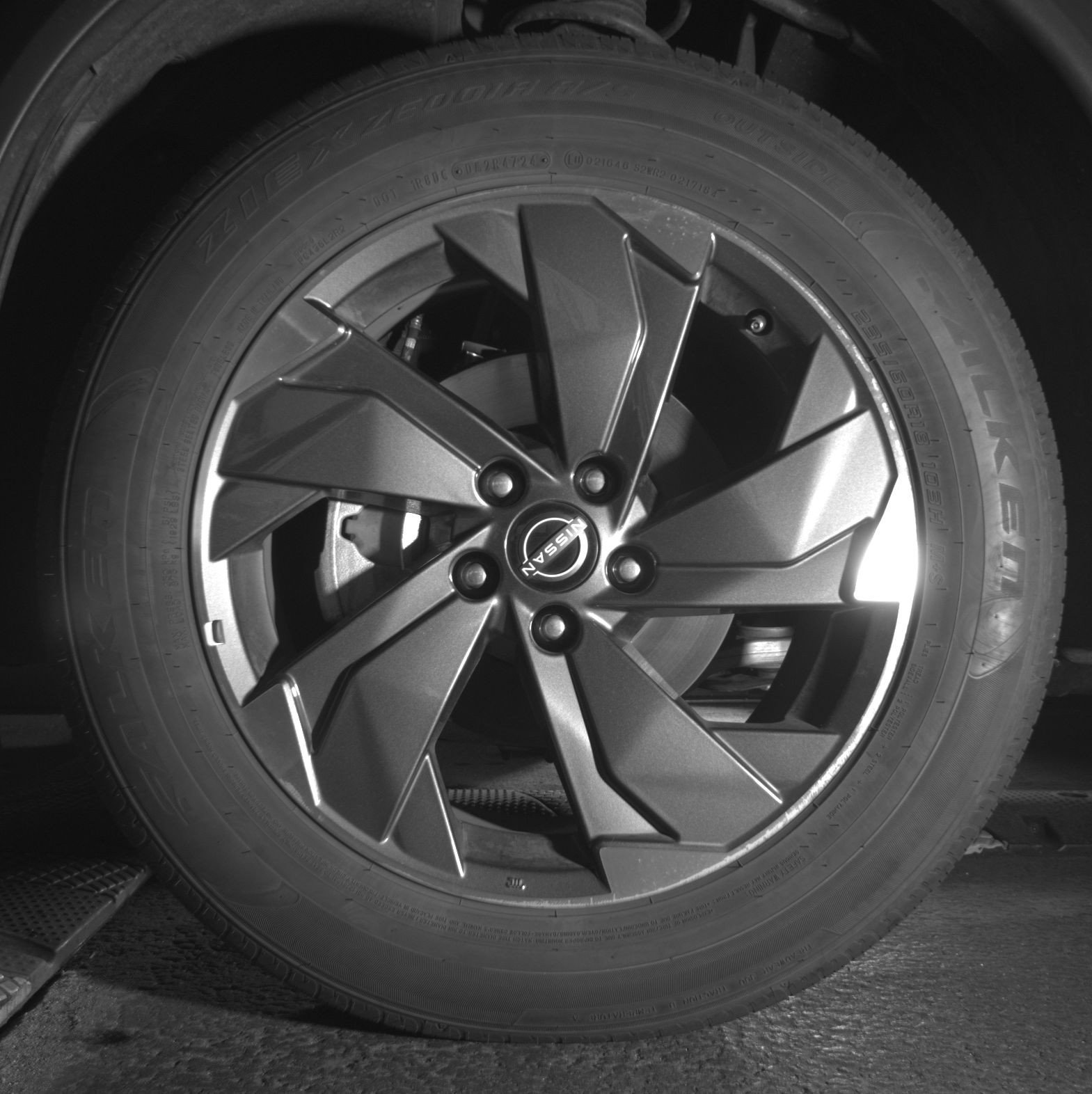 Used 2025 Nissan Rogue SV image 12