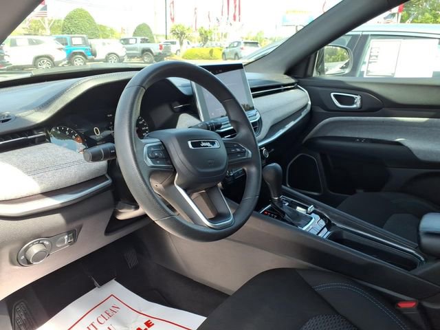 Used 2023 Jeep Compass Sport image 15