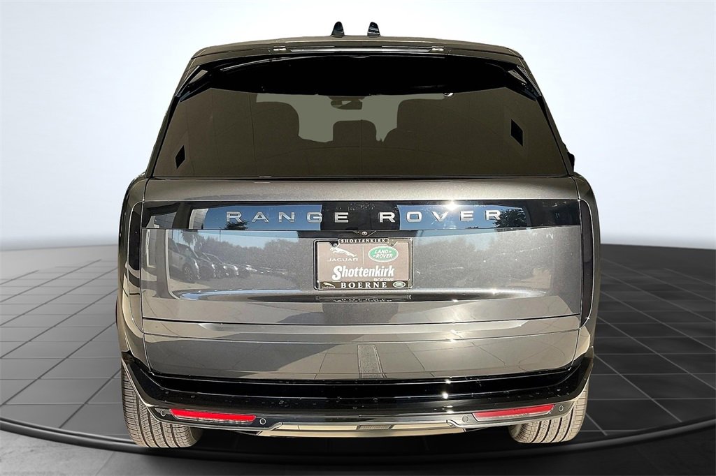 New 2025 Land Rover Range Rover Long Wheelbase SE image 4