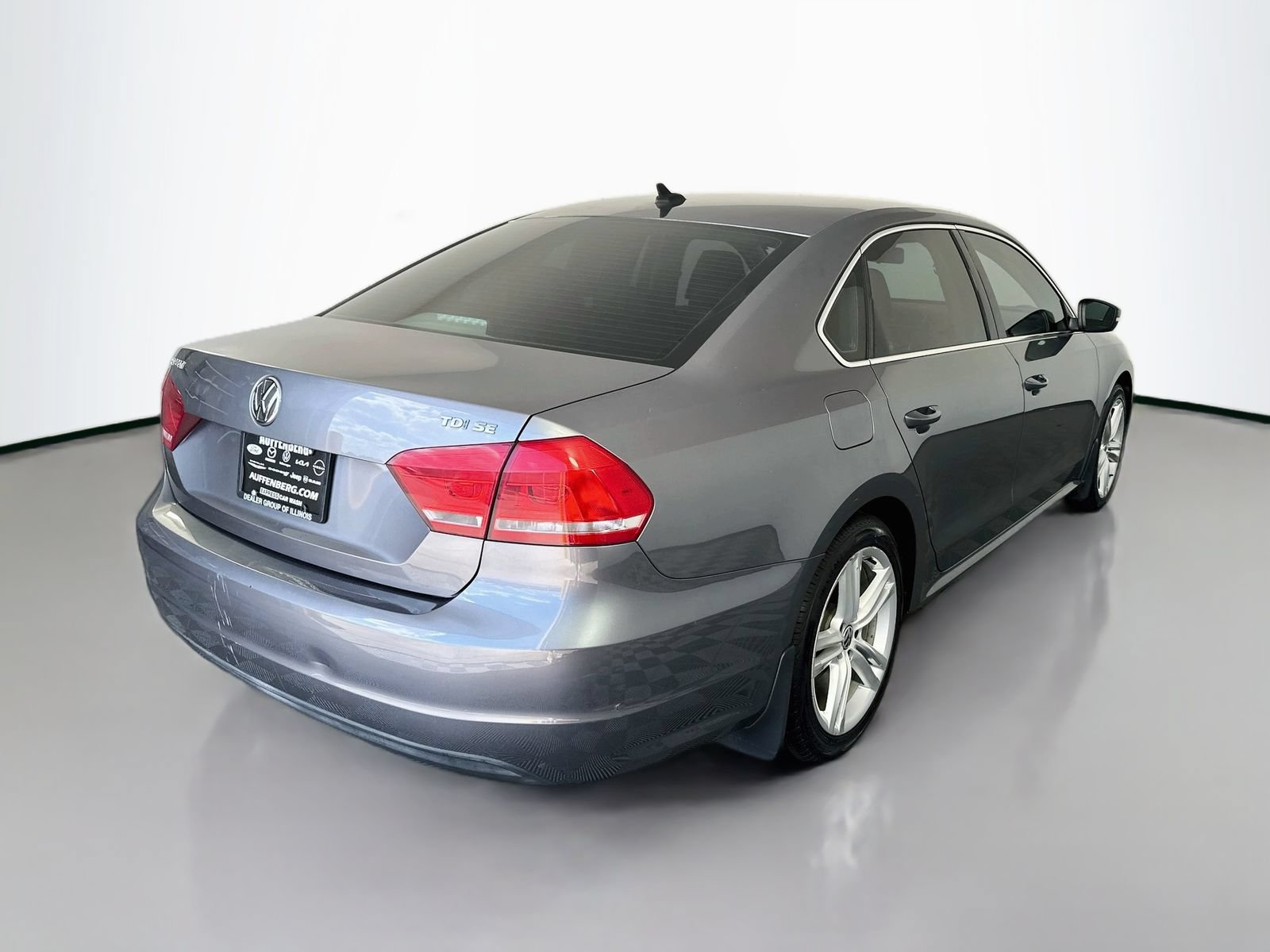 Used 2015 Volkswagen Passat TDI SE FWD image 7