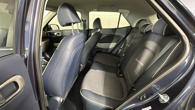Used 2025 Hyundai Venue Limited FWD image 26