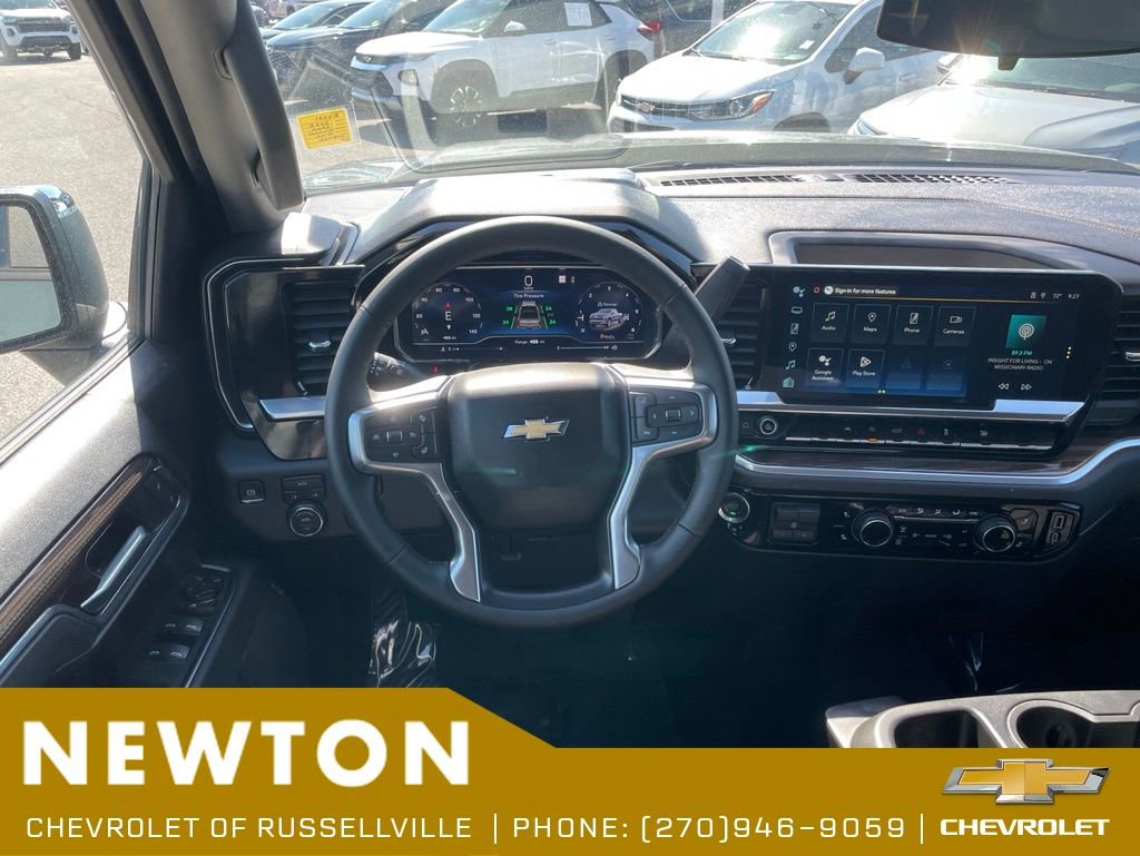 Used 2025 Chevrolet Silverado 1500 LT AWD/4WD image 9