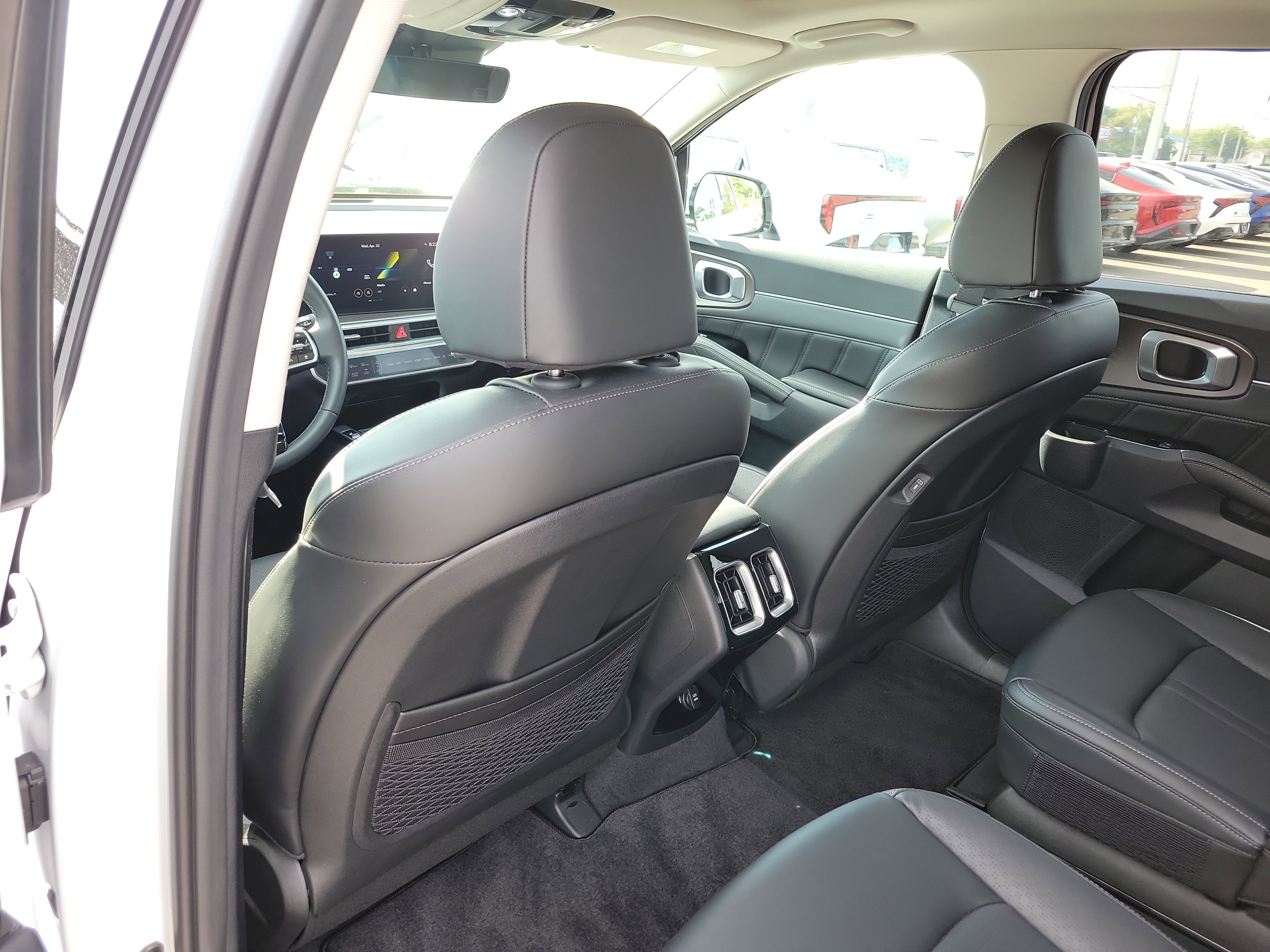 Used 2025 Kia Sorento SX image 17