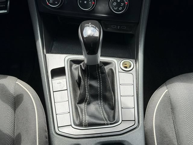 Certified 2024 Volkswagen Jetta Sport FWD image 19