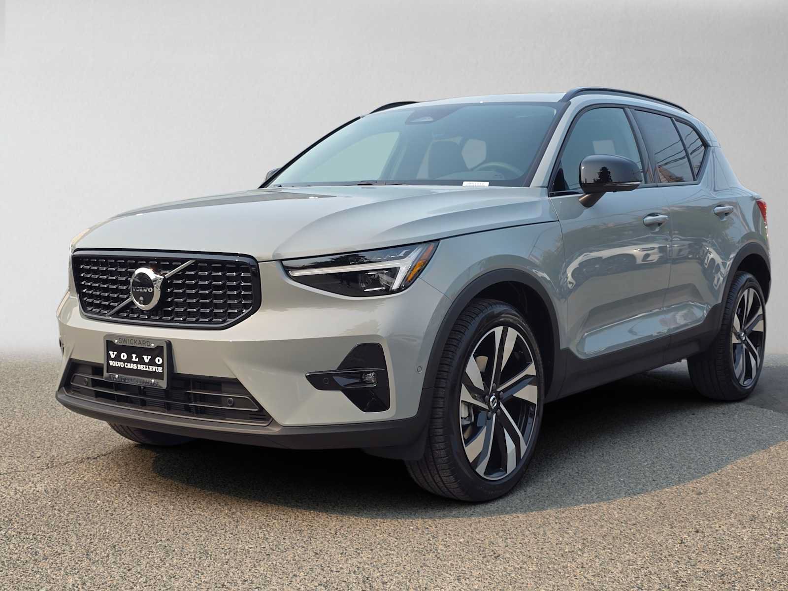 New 2026 Volvo XC40 B5 Ultra w/ Protection Package Premier AWD/4WD image 7
