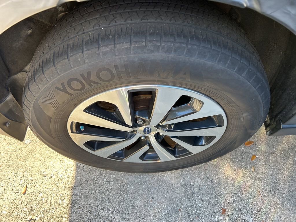 Used 2022 Subaru Outback Premium image 6