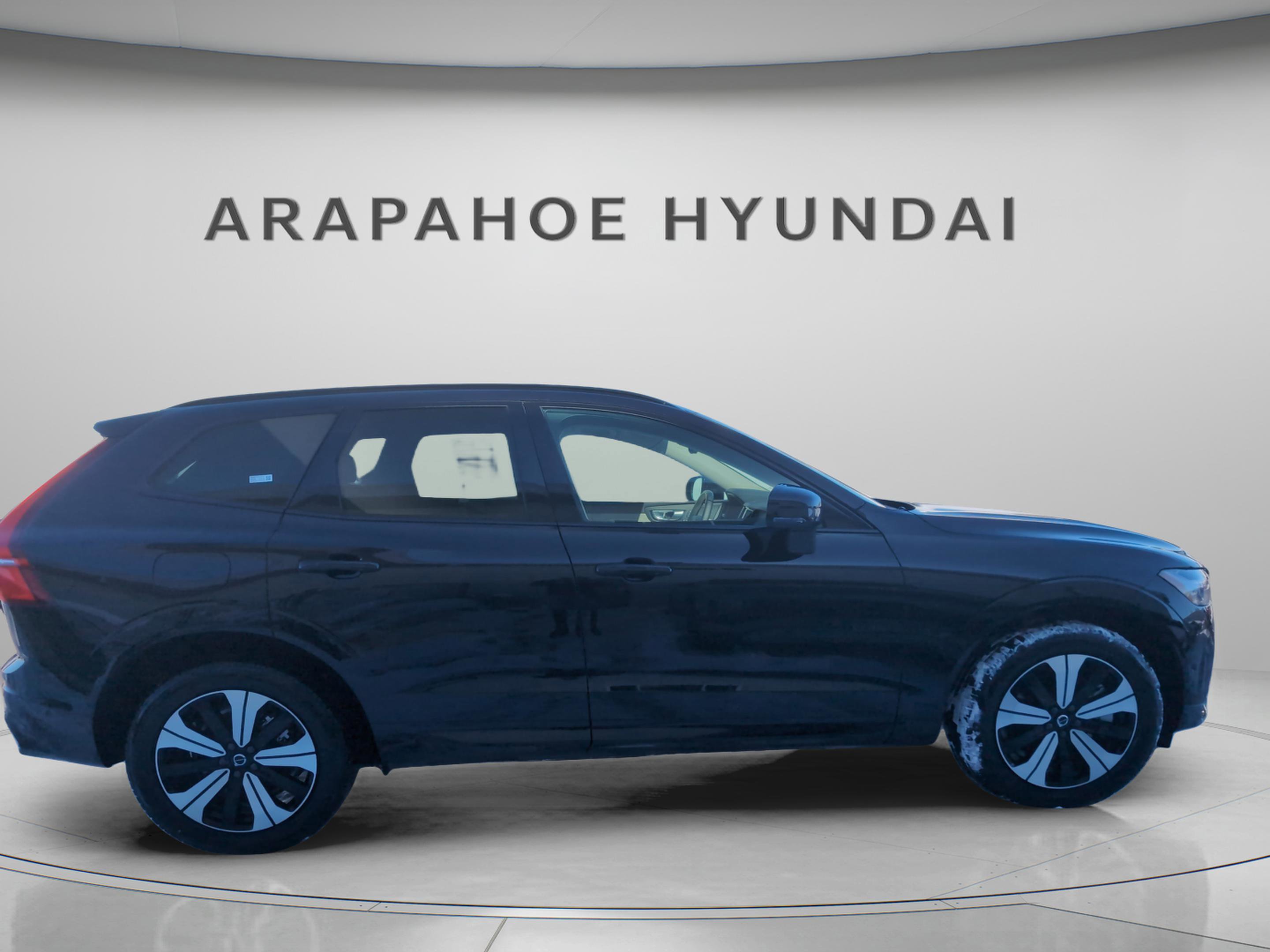 Used 2024 Volvo XC60 T8 Plus w/ Protection Package Premier image 7