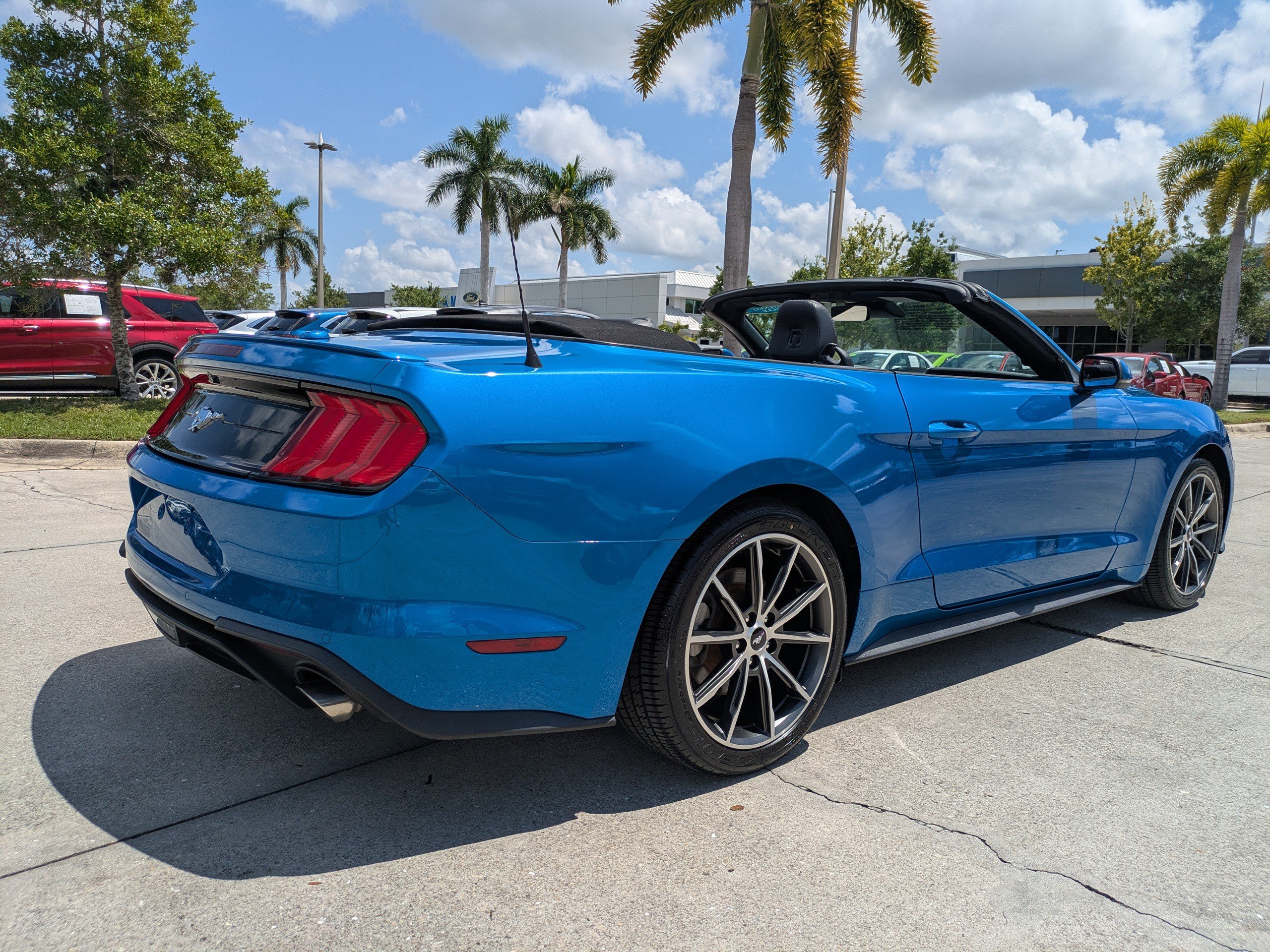 Used 2019 Ford Mustang Premium w/ Equipment Group 201A RWD image 4