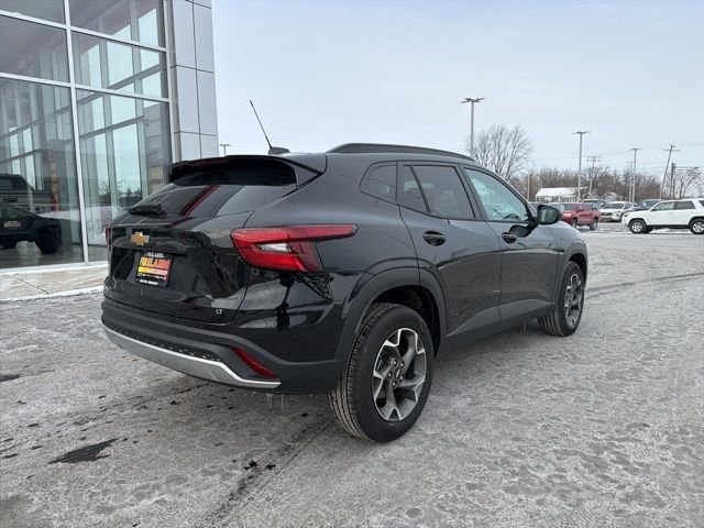 Used 2025 Chevrolet Trax LT w/ Driver Confidence Package image 7
