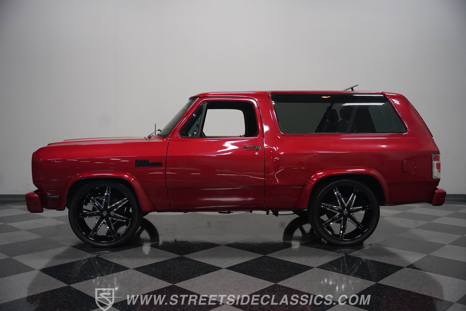 Used 1992 Dodge Ramcharger 2WD image 2