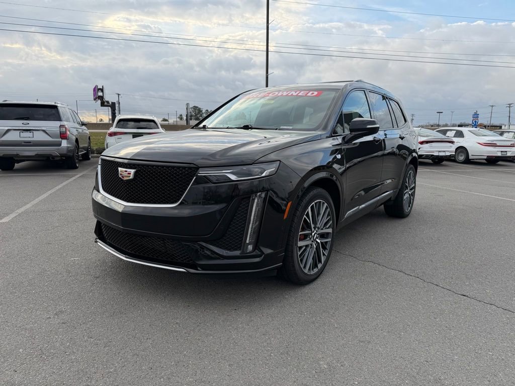 Used 2025 Cadillac XT6 Sport w/ Technology Package image 3