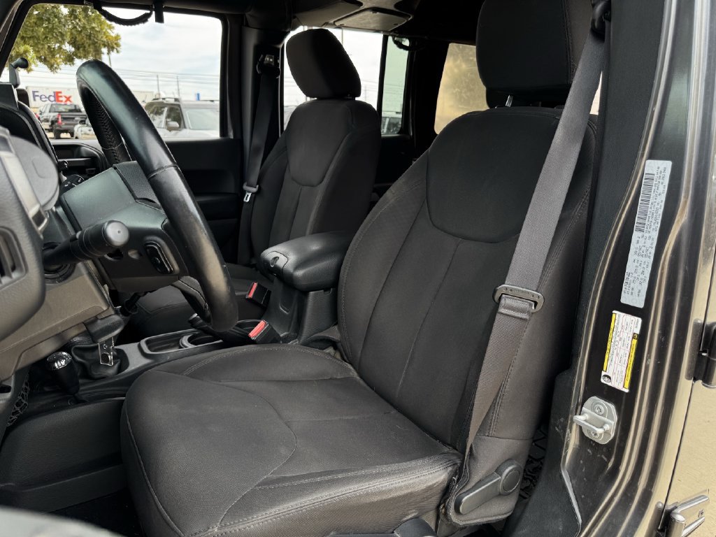 Used 2017 Jeep Wrangler Unlimited Sport w/ Quick Order Package 23S AWD/4WD image 22