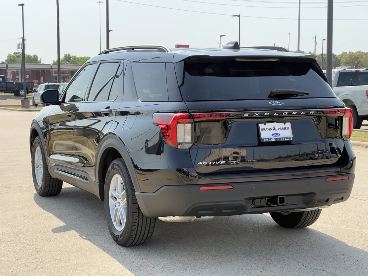 New 2026 Ford Explorer Active RWD image 5