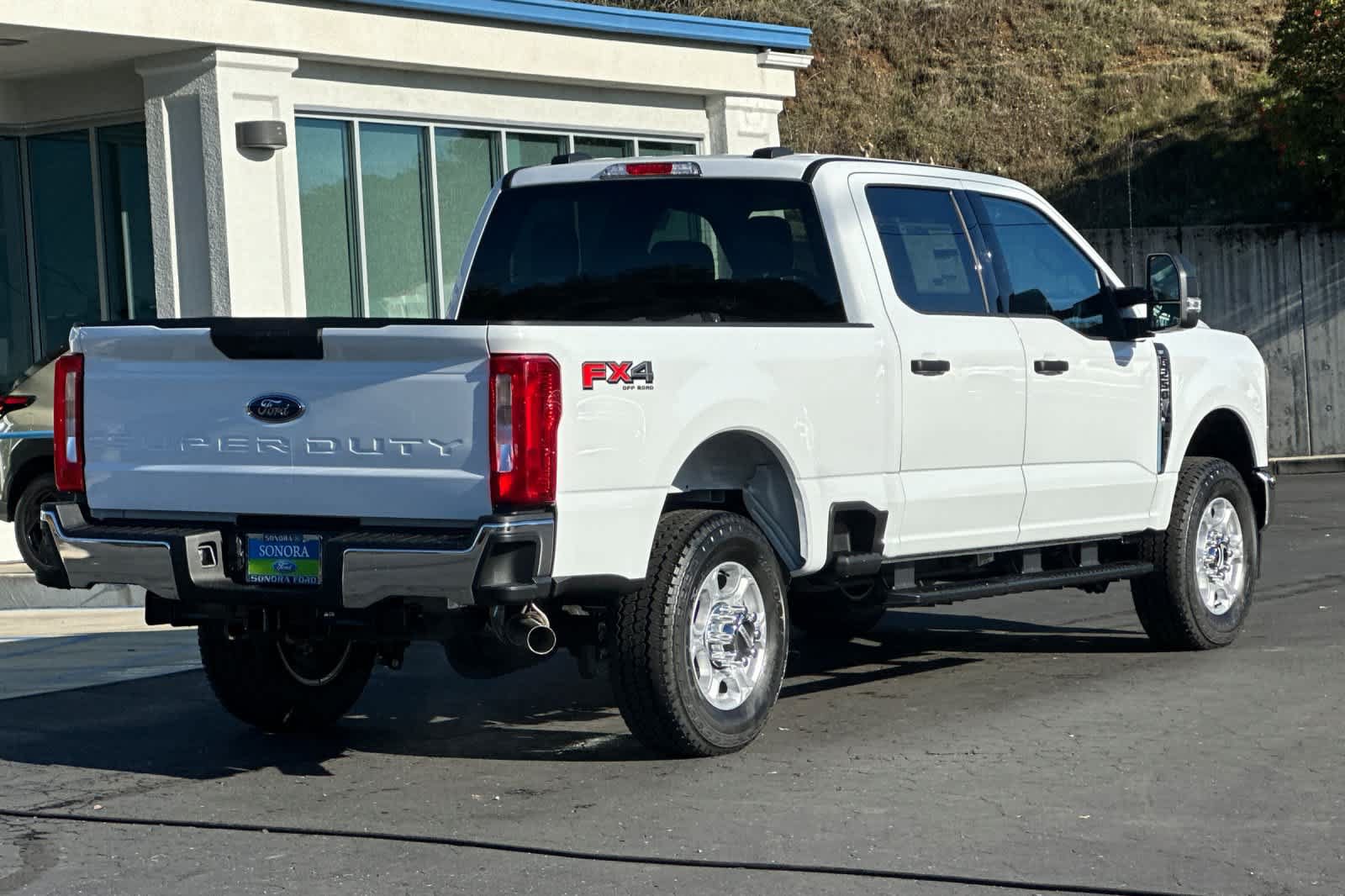 New 2026 Ford F250 XLT w/ FX4 Off-Road Package AWD/4WD image 5