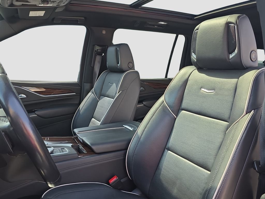 Used 2022 Cadillac Escalade ESV Premium Luxury image 7