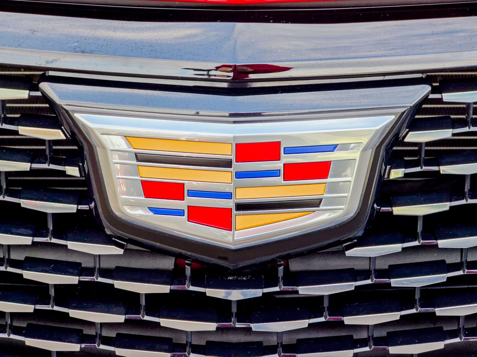 Used 2025 Cadillac CT4 Luxury image 3