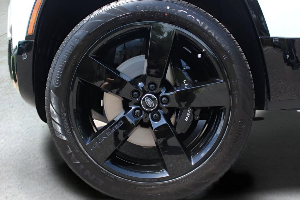 Used 2025 Land Rover Defender 110 V8 image 8