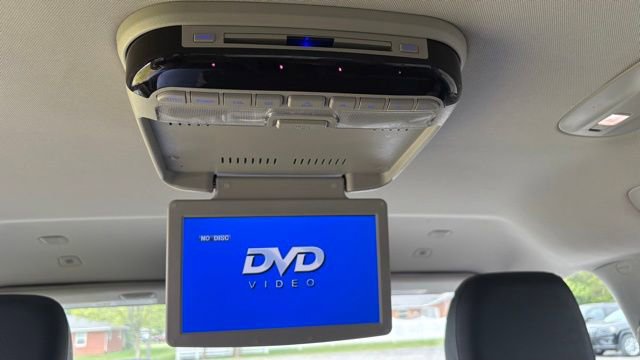 Used 2018 Chrysler Pacifica Touring-L w/ Tire & Wheel Group FWD image 10