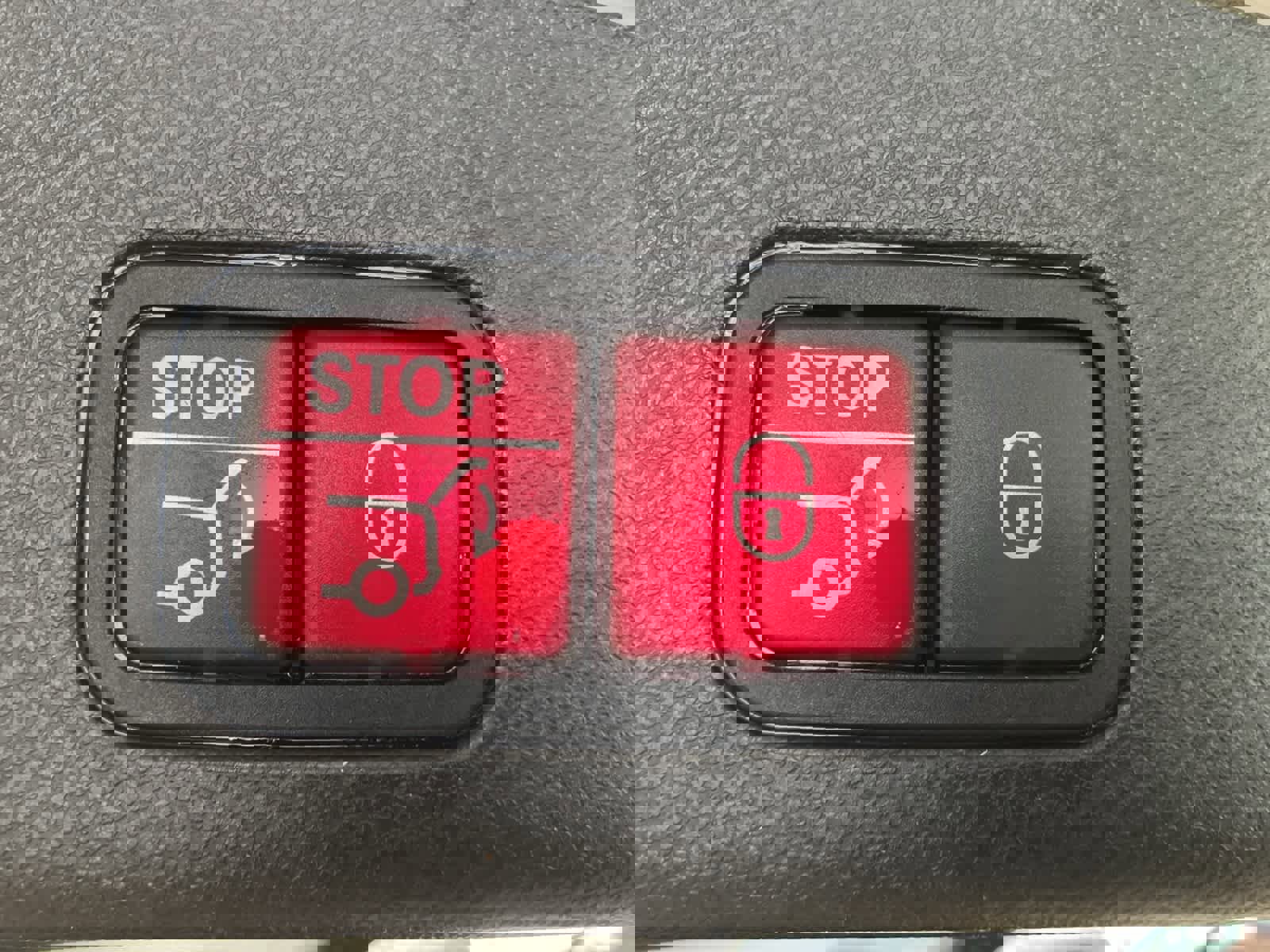 Used 2015 Mercedes-Benz GL 63 AMG 4MATIC image 32