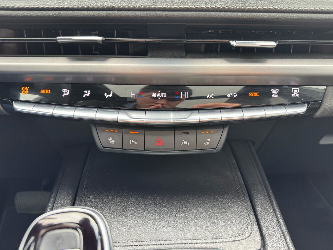 Used 2024 Cadillac XT4 Premium Luxury w/ Technology Package image 24